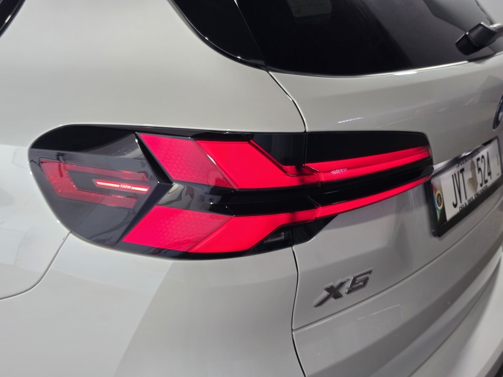 Thumbnail: 2024 BMW X5 - 10