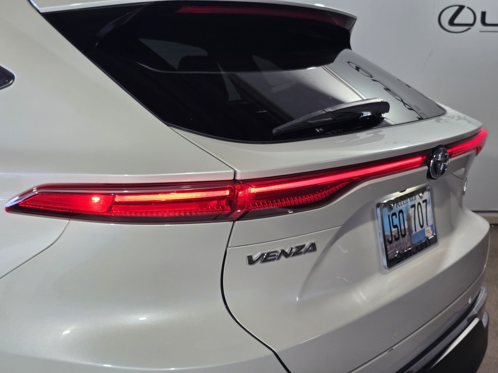 Thumbnail: 2021 Toyota Venza - 10