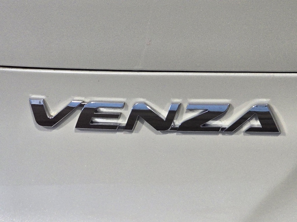 Thumbnail: 2021 Toyota Venza - 11