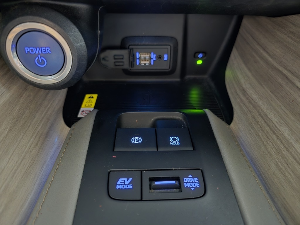 Thumbnail: 2021 Toyota Venza - 23