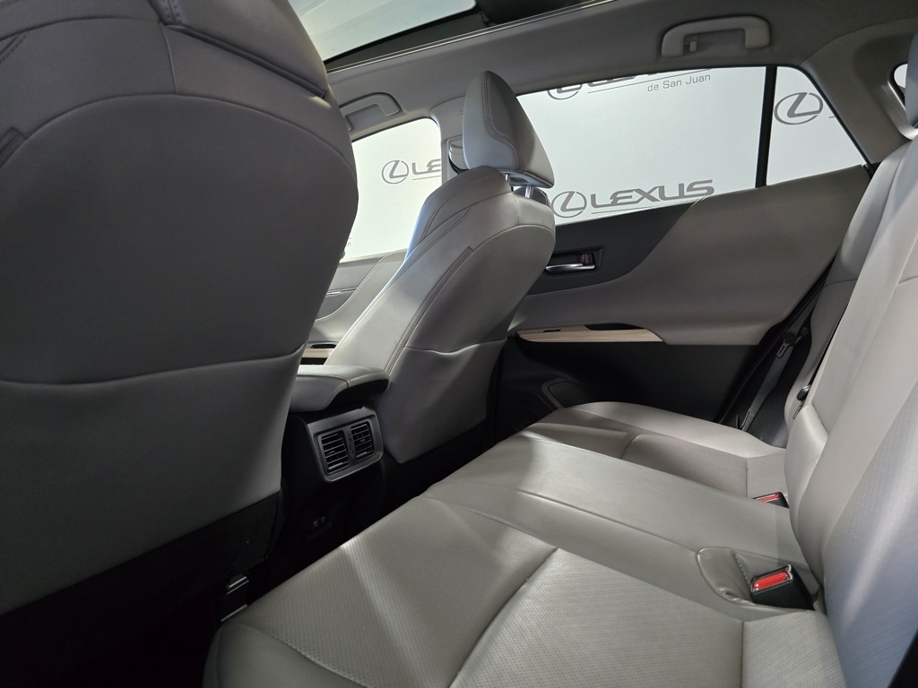 Thumbnail: 2021 Toyota Venza - 26