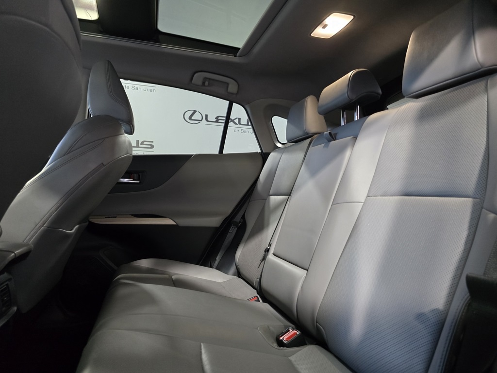 Thumbnail: 2021 Toyota Venza - 27