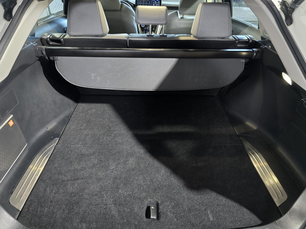Thumbnail: 2021 Toyota Venza - 29