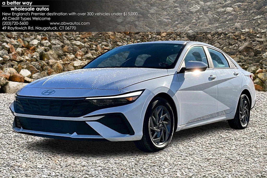 2024 Hyundai Elantra SEL FWD