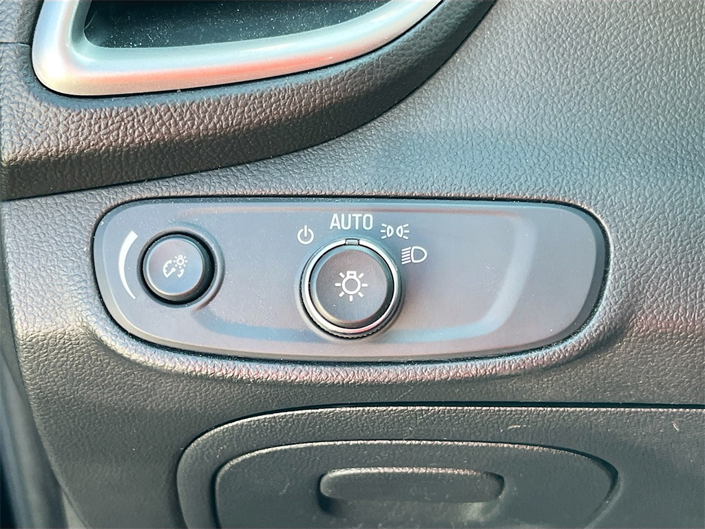 2022 Chevrolet Trax LT Blue at Bravo Nissan