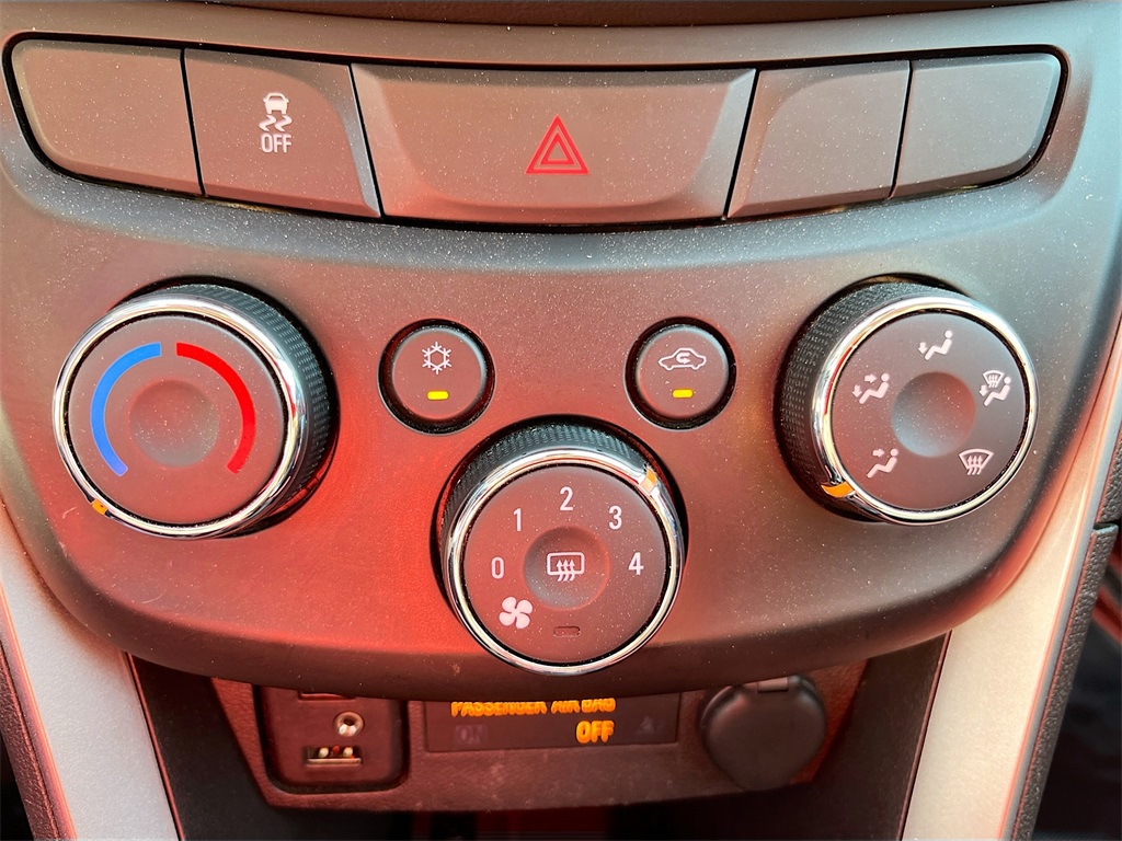 2022 Chevrolet Trax LT Blue at Bravo Nissan