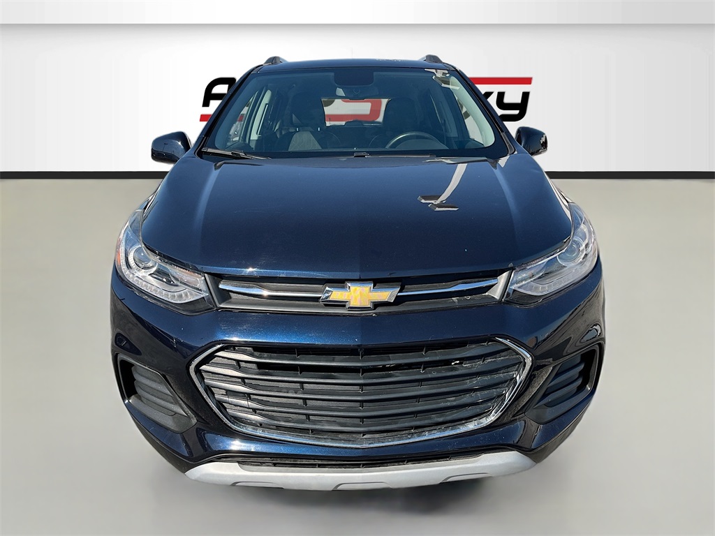 2022 Chevrolet Trax LT Blue at Bravo Nissan