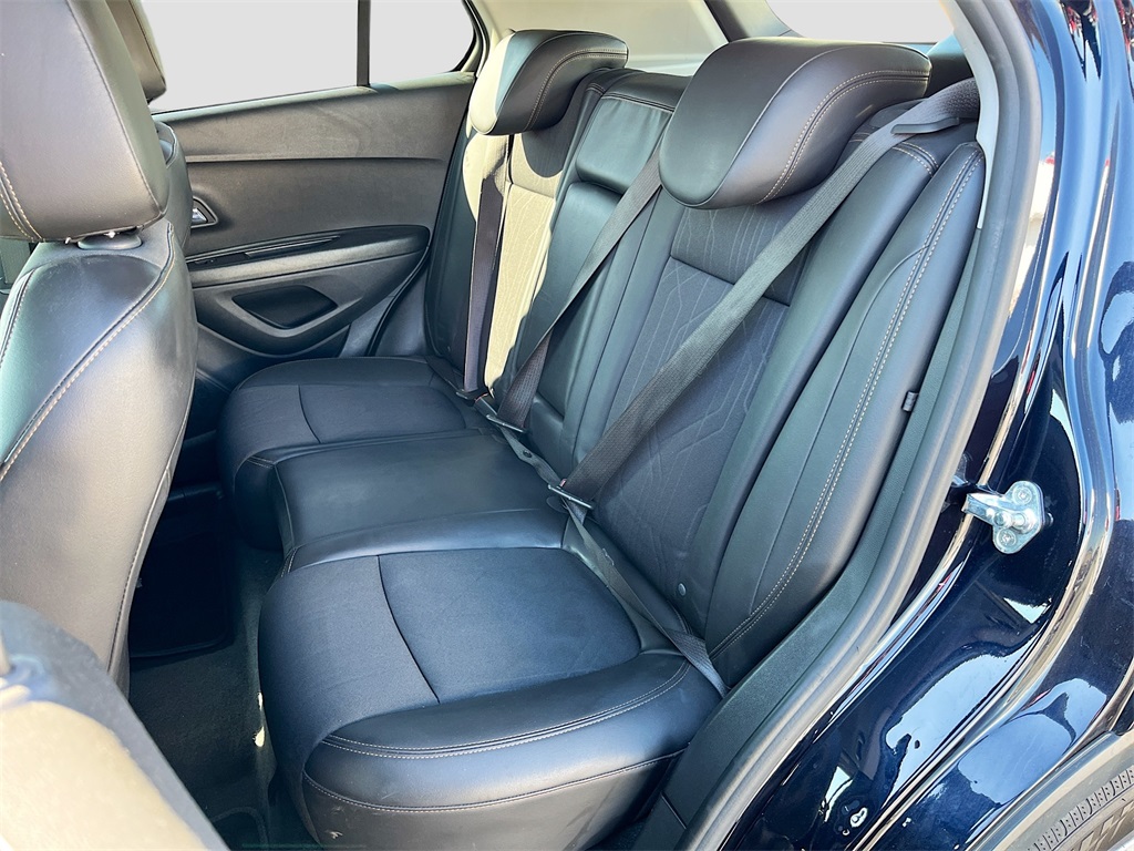 2022 Chevrolet Trax LT Blue at Bravo Nissan