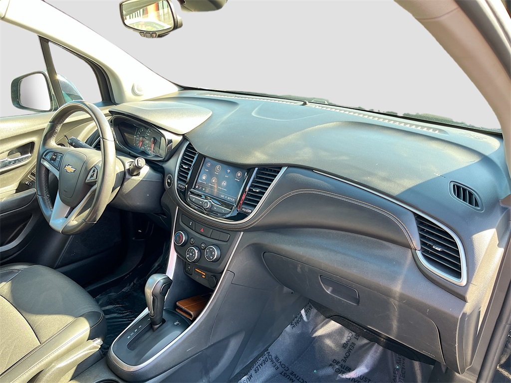 2022 Chevrolet Trax LT Blue at Bravo Nissan