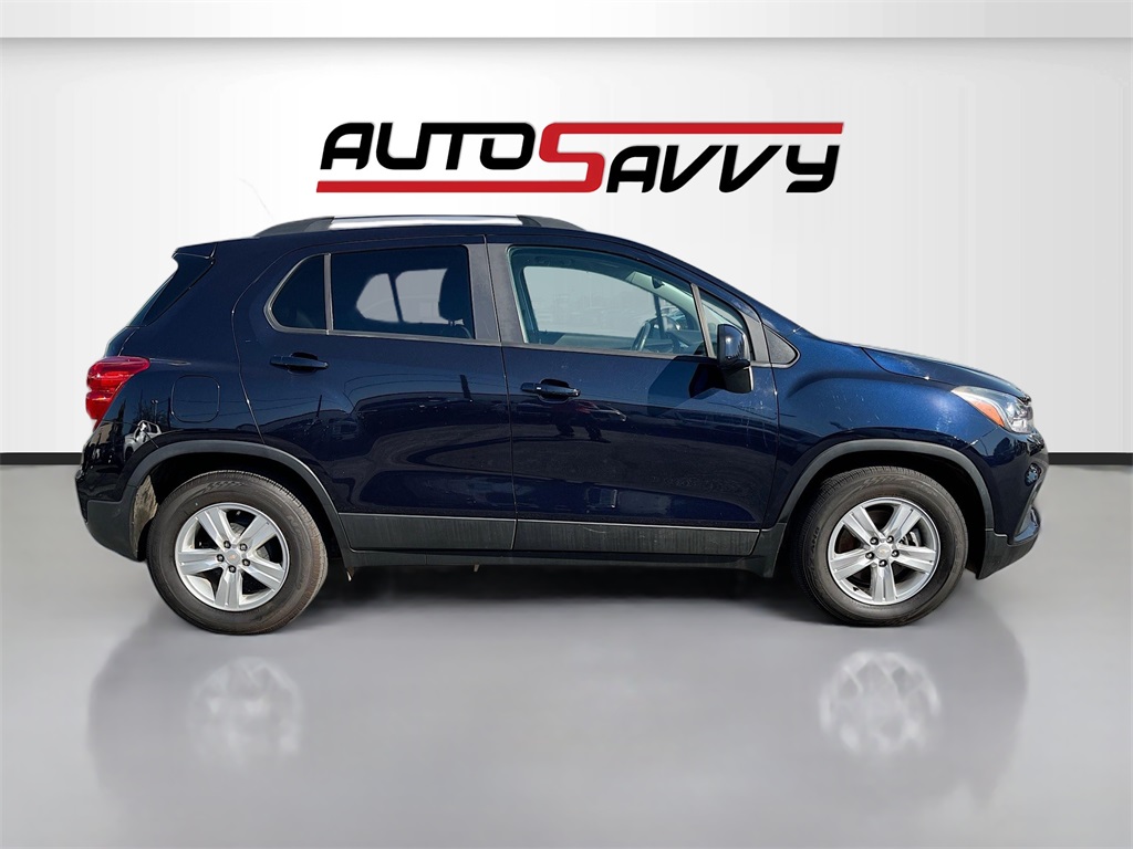2022 Chevrolet Trax LT Blue at Bravo Nissan