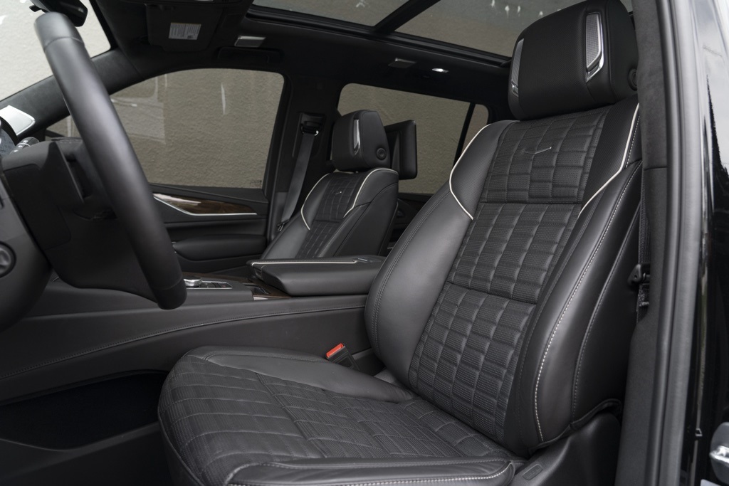 2023 Cadillac Escalade ESV - Thumbnail 3