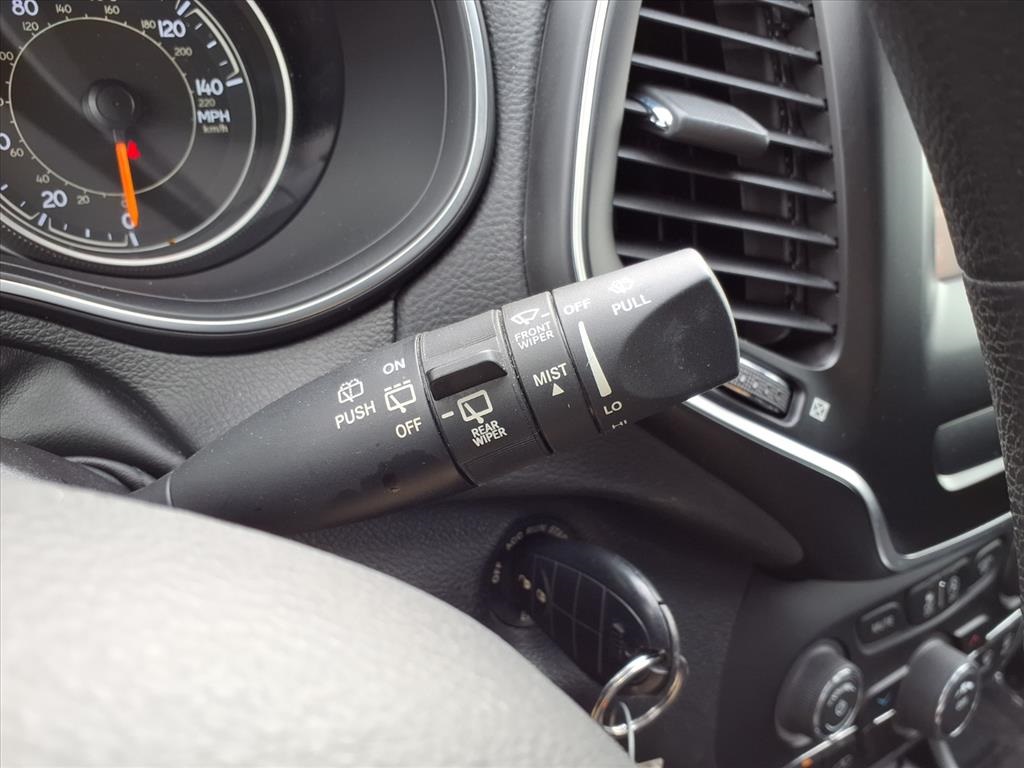 2020 Jeep Cherokee Latitude Silver at Martin Chrysler Dodge Jeep Ram