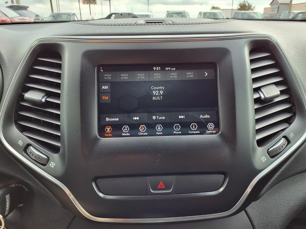 2020 Jeep Cherokee Latitude Silver at Martin Chrysler Dodge Jeep Ram