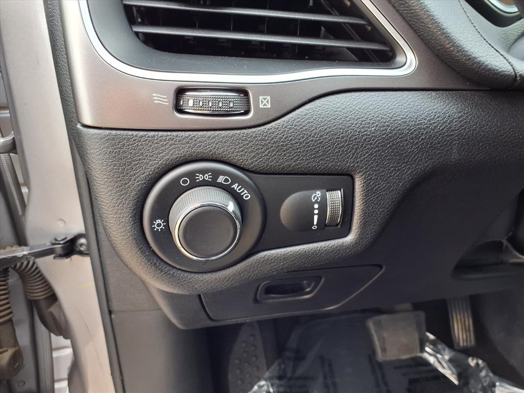 2020 Jeep Cherokee Latitude Silver at Martin Chrysler Dodge Jeep Ram