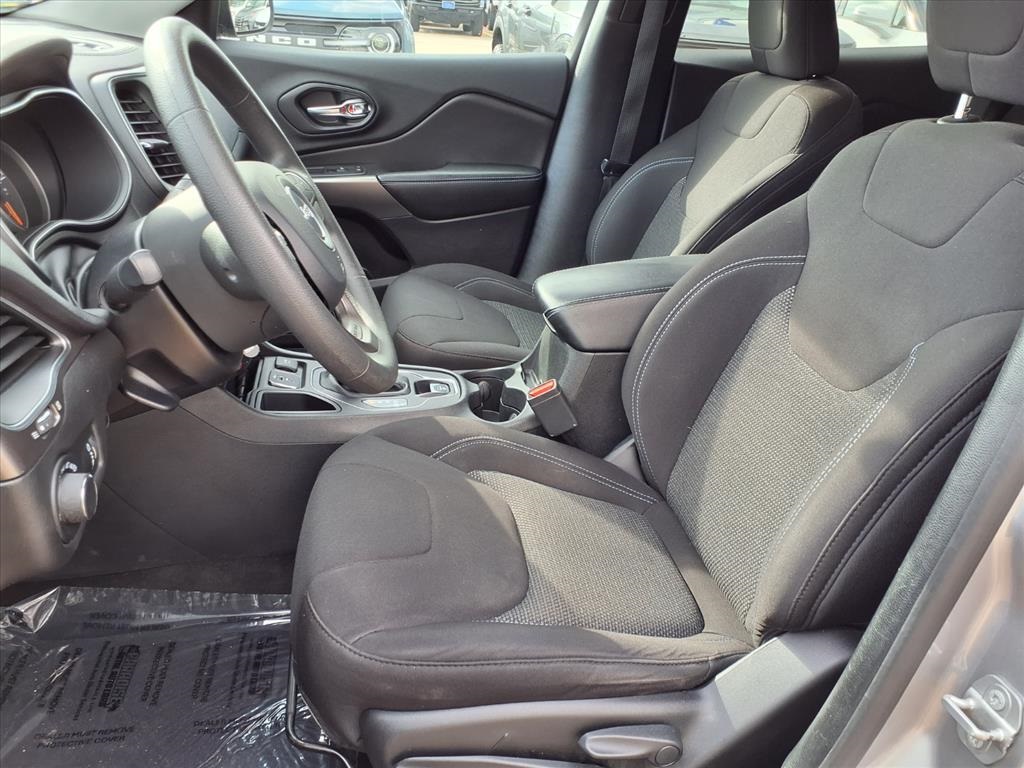 2020 Jeep Cherokee Latitude Silver at Martin Chrysler Dodge Jeep Ram