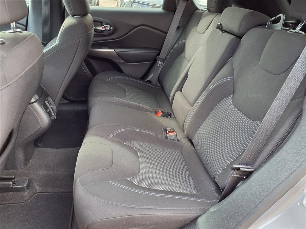 2020 Jeep Cherokee Latitude Silver at Martin Chrysler Dodge Jeep Ram