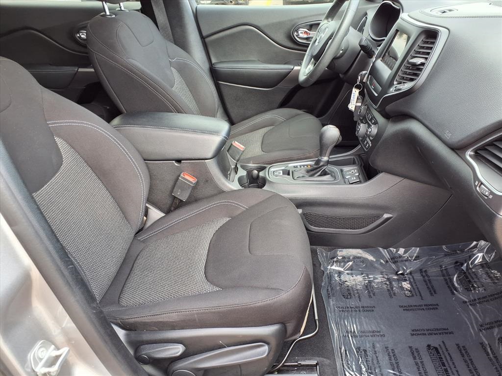 2020 Jeep Cherokee Latitude Silver at Martin Chrysler Dodge Jeep Ram