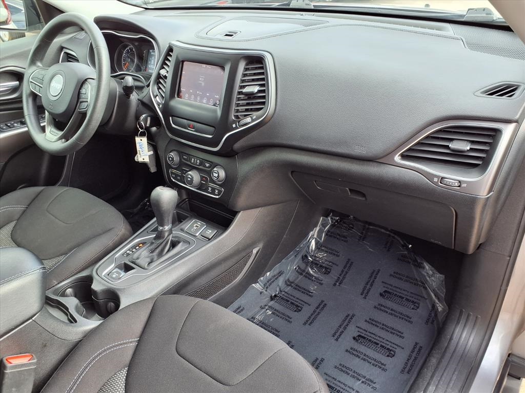 2020 Jeep Cherokee Latitude Silver at Martin Chrysler Dodge Jeep Ram