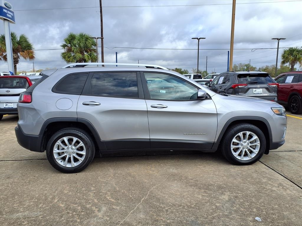 2020 Jeep Cherokee Latitude Silver at Martin Chrysler Dodge Jeep Ram