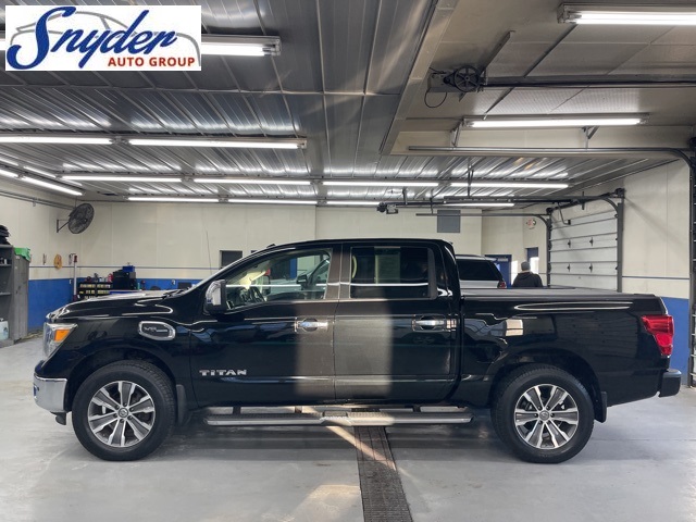 2017 Nissan Titan SV Crew Cab 4WD