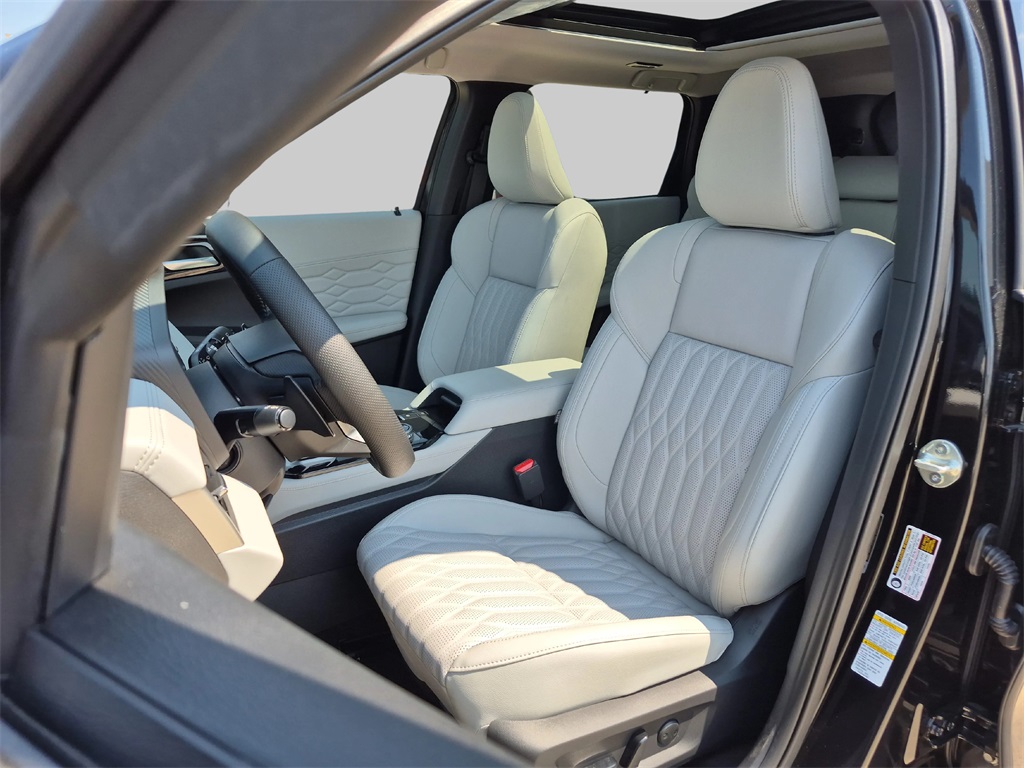 2025 Mitsubishi Outlander SEL - 9