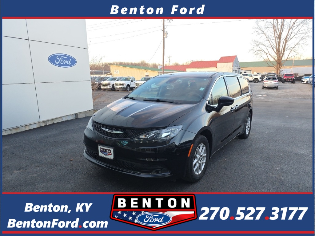 2024 Chrysler Voyager LX FWD