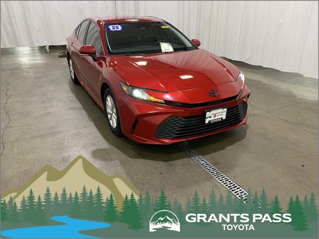 2025 Toyota Camry LE FWD