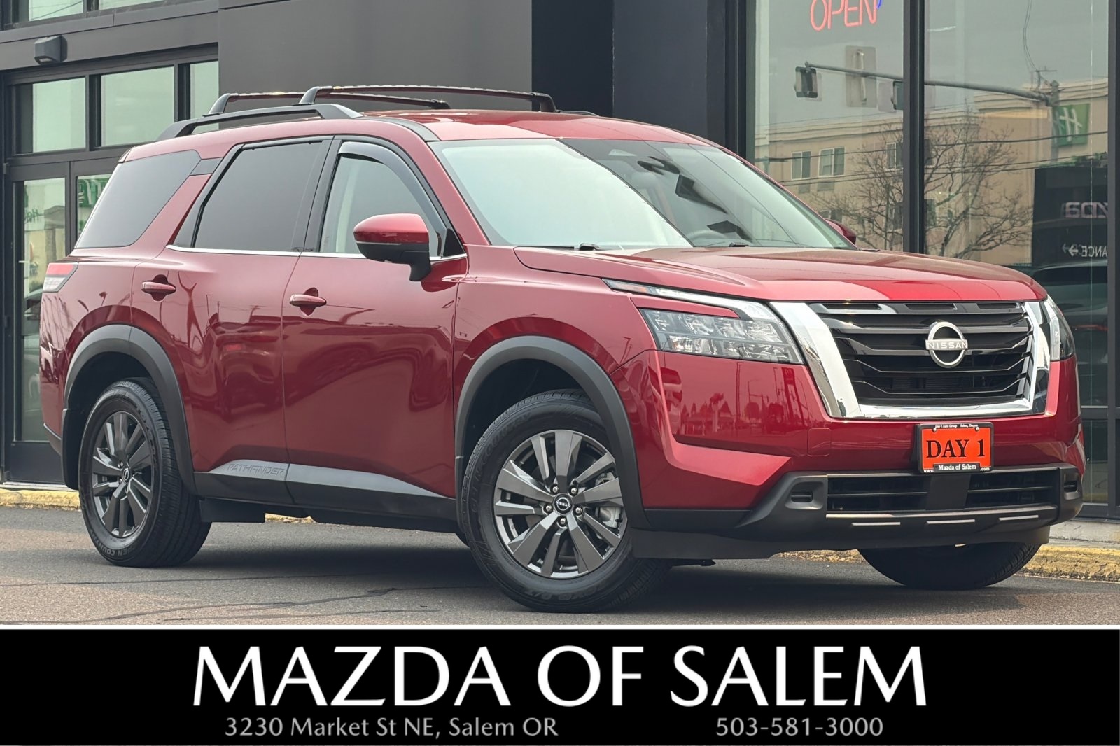 2024 Nissan Pathfinder SV