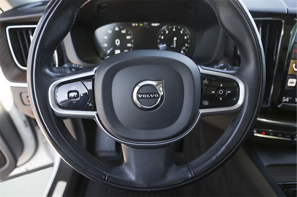 Used Car 2020 Volvo Xc60  T5 Inscription For Sale Under $25,000 In Austin, Texas
