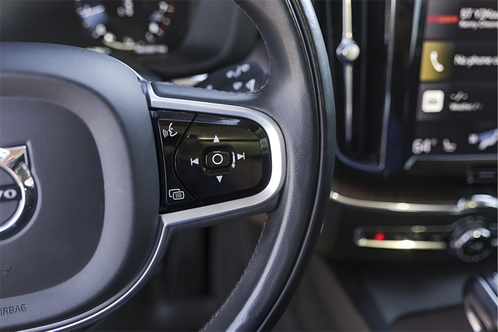 Used Car 2020 Volvo Xc60  T5 Inscription For Sale Under $25,000 In Austin, Texas