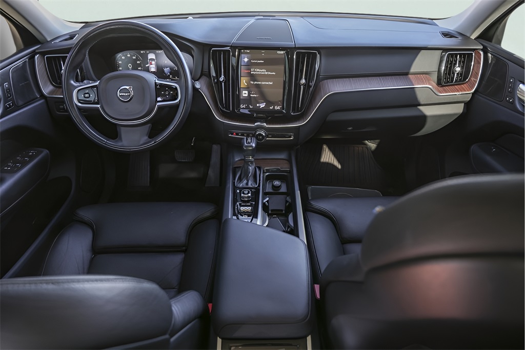 Used Car 2020 Volvo Xc60  T5 Inscription For Sale Under $25,000 In Austin, Texas