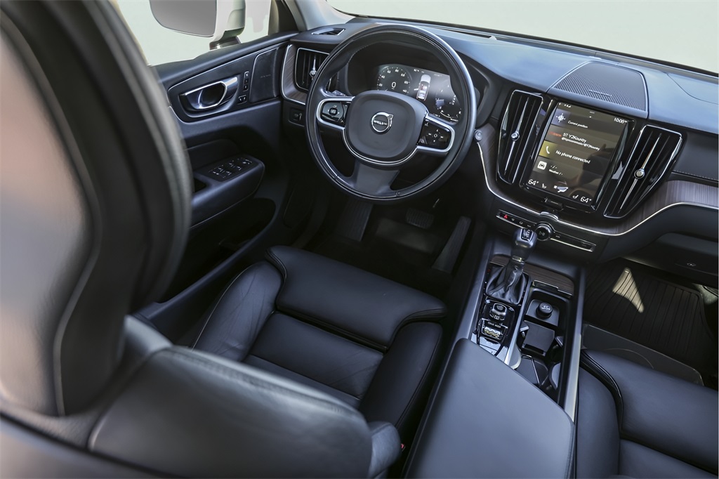 Used Car 2020 Volvo Xc60  T5 Inscription For Sale Under $25,000 In Austin, Texas