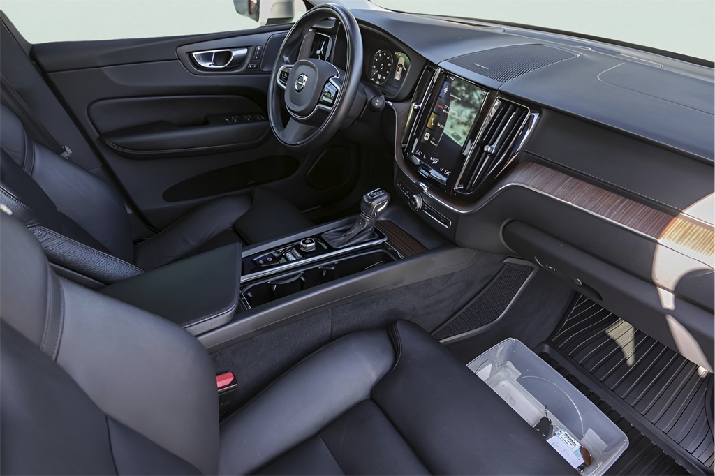 Used Car 2020 Volvo Xc60  T5 Inscription For Sale Under $25,000 In Austin, Texas