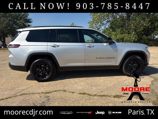 2024 Jeep Grand Cherokee Laredo Altitude photo 2