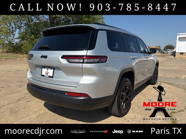 2024 Jeep Grand Cherokee Laredo Altitude photo 3