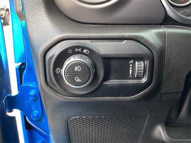 Used Car 2023 Jeep Gladiator  Sport For Sale Under $35,000 In San Antonio, Texas