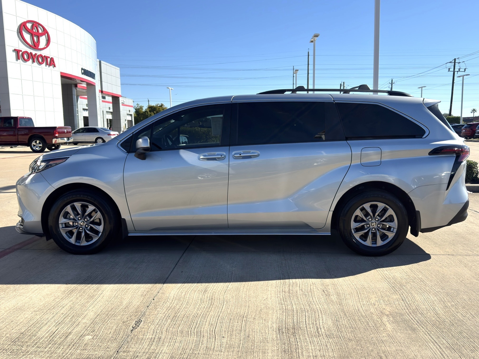 2024 Toyota Sienna LE  at Gullo Toyota