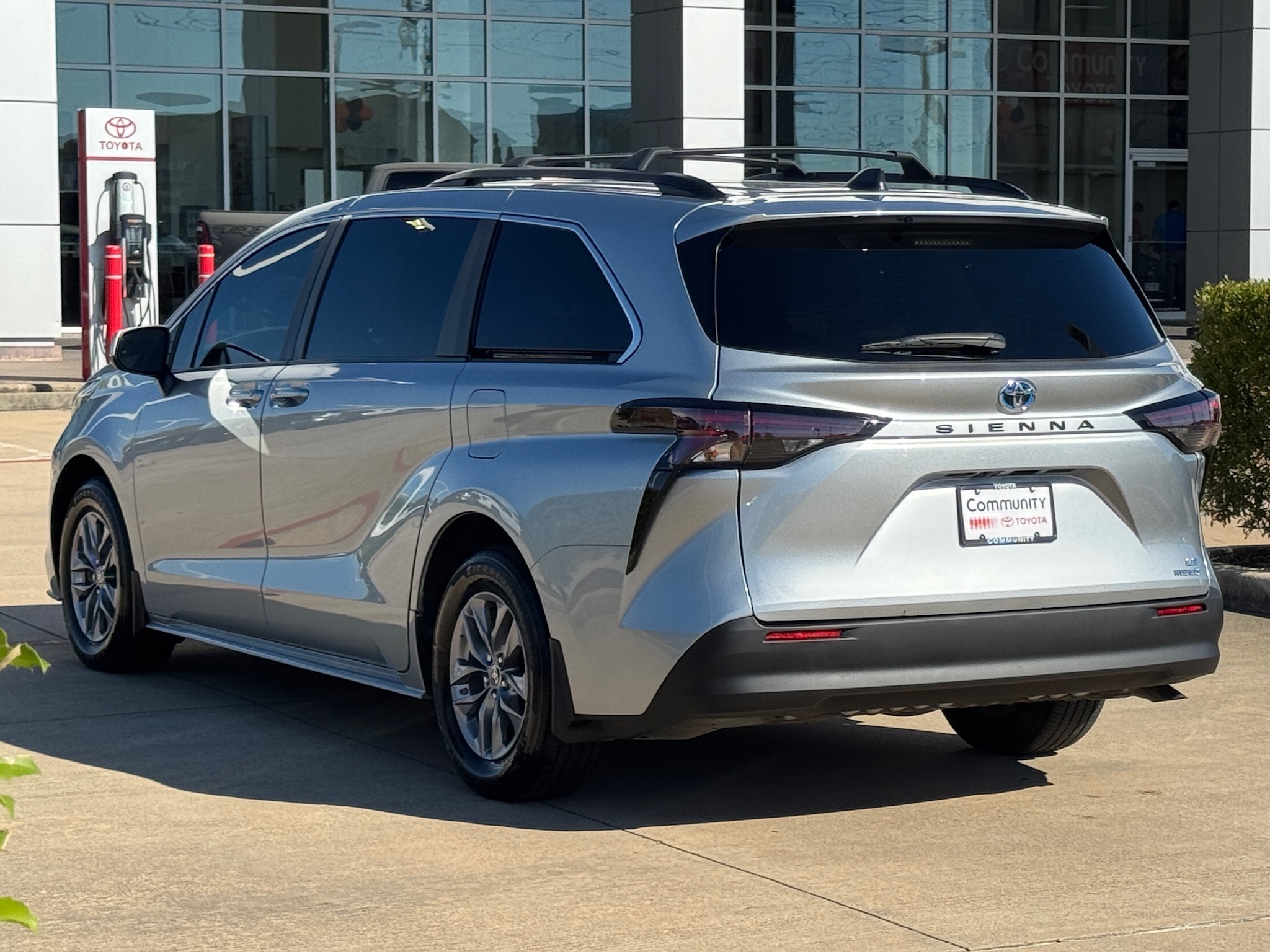 2024 Toyota Sienna LE  at Gullo Toyota