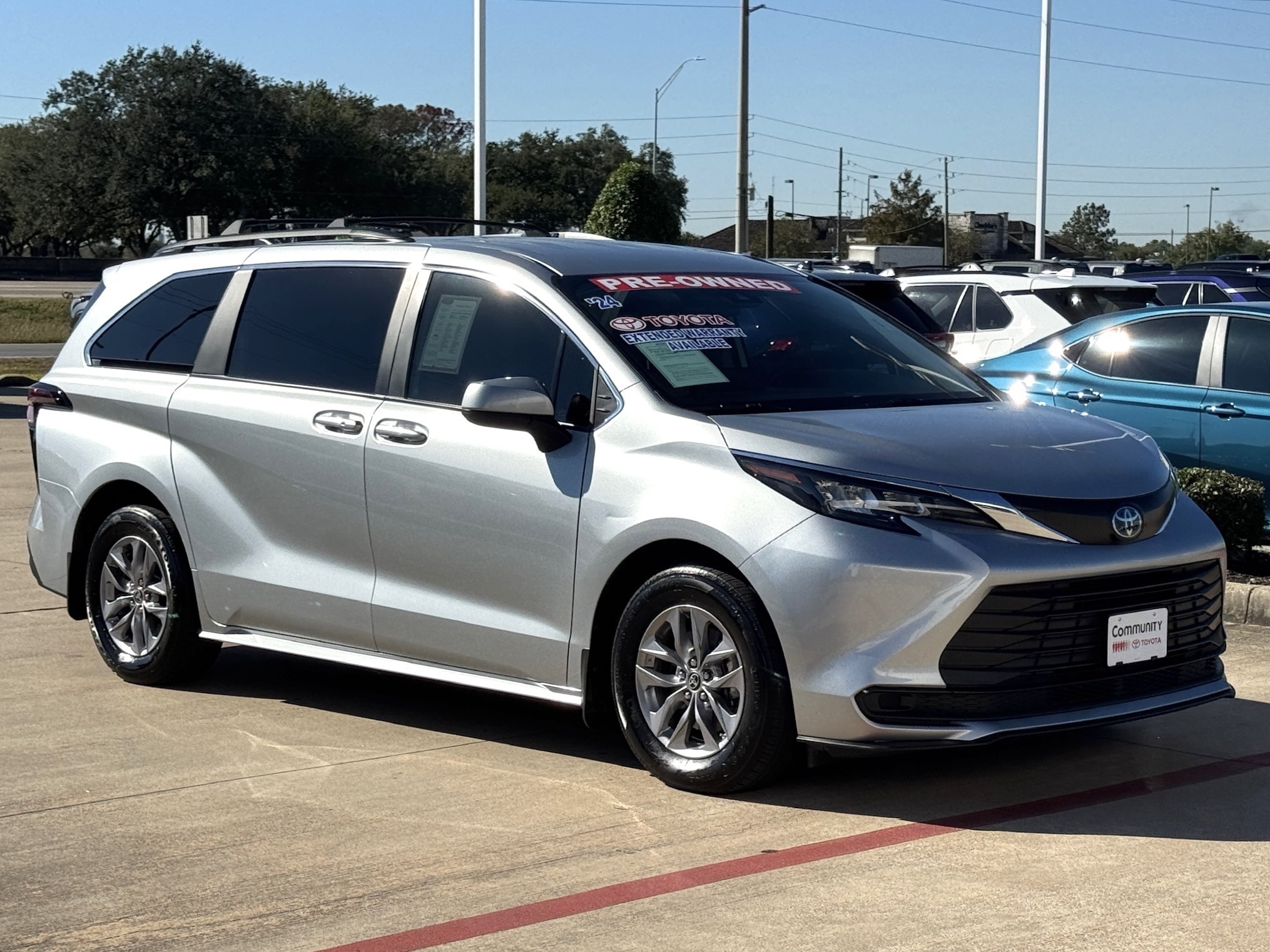 2024 Toyota Sienna LE  at Gullo Toyota
