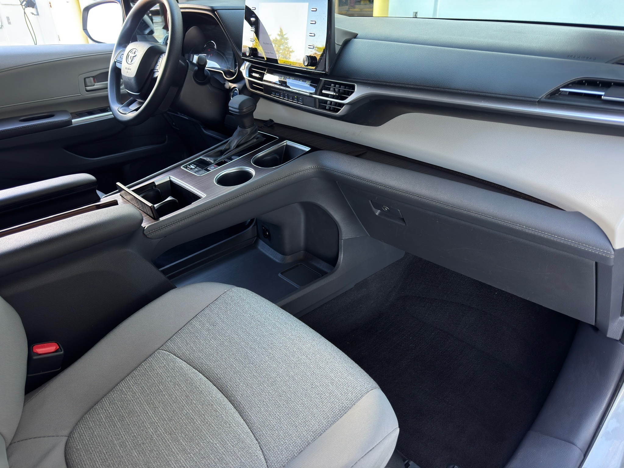 2024 Toyota Sienna LE  at Gullo Toyota