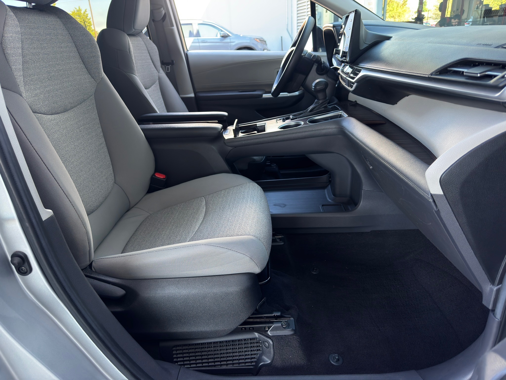 2024 Toyota Sienna LE  at Gullo Toyota