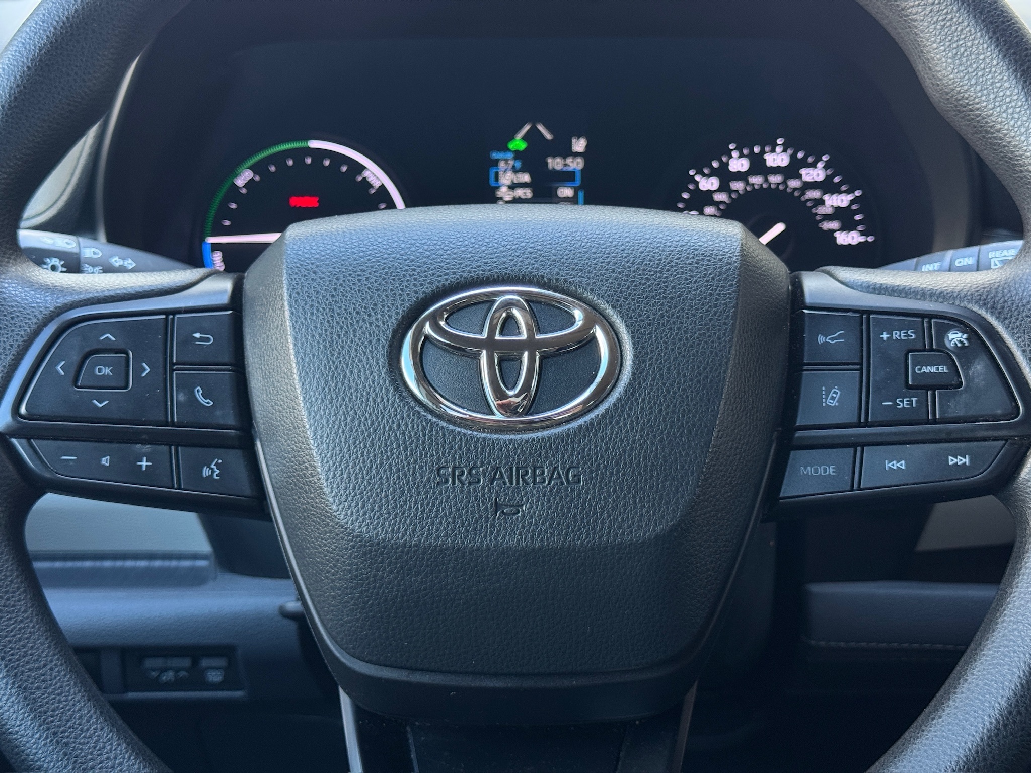 2024 Toyota Sienna LE  at Gullo Toyota