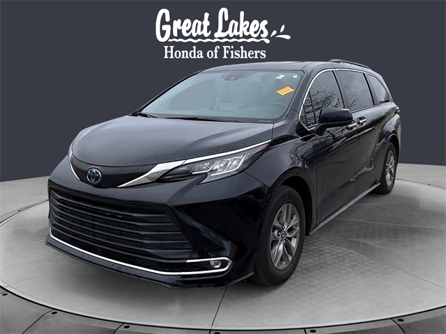 2022 Toyota Sienna XLE 7-Passenger FWD