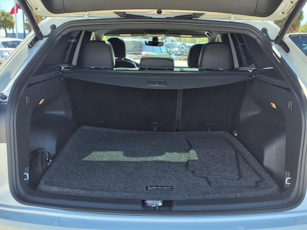 2023 Volkswagen Atlas Cross Sport 3.6L V6 SEL Premium R-Line White at DeMontrond Auto Country