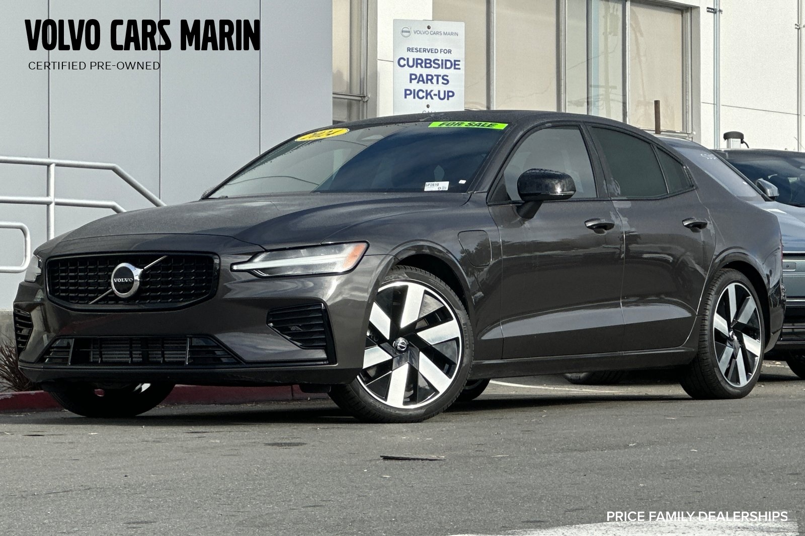 2024 Volvo S60 Recharge T8 Core Dark Theme eAWD