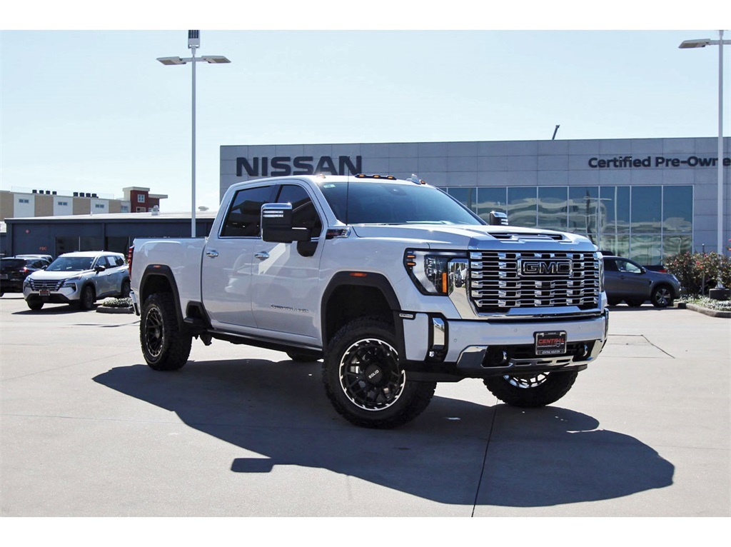 2024 GMC Sierra 2500HD Denali White at Central Houston Nissan