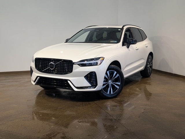 2025 Volvo XC60 B5 Core Dark Theme AWD