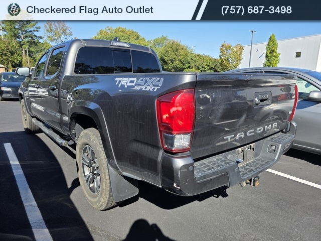 2017 Toyota Tacoma SR5 TRD Sport photo 4
