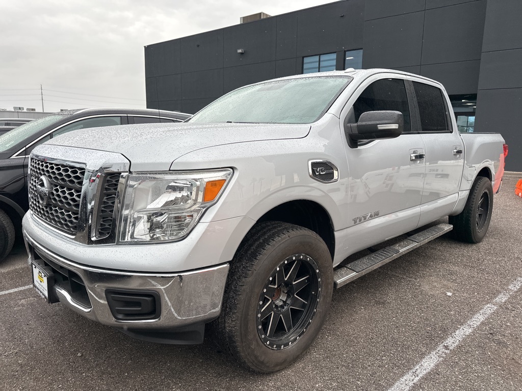 2017 Nissan Titan SV