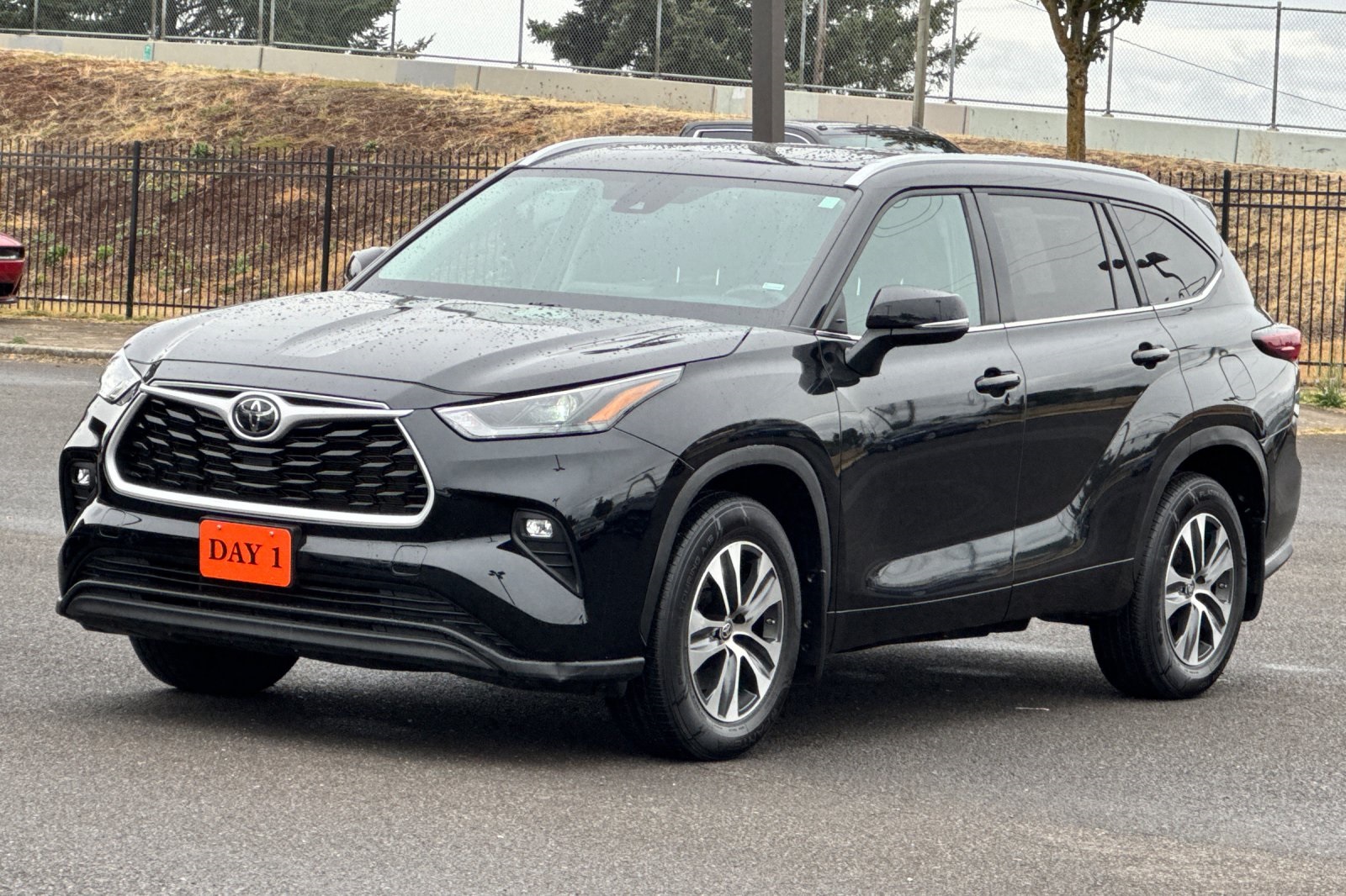 2024 Toyota Highlander XLE - Photo 10